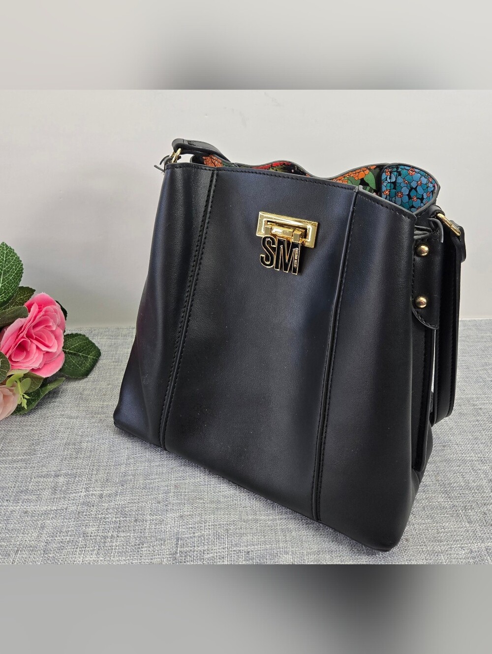 Steve Madden Purse Bag Black w/Gold Hardware, Single Strap Adjustable Zip Pocket